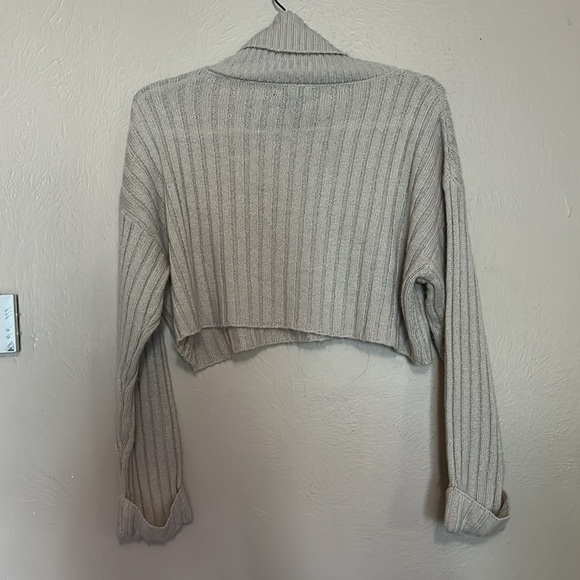 Forever 21 Drop-Sleeve Crew Sweater. Size M. Gently used - Picture 4 of 5
